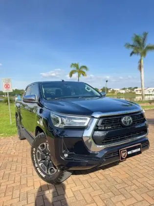 TOYOTA HILUX 2.8 D-4D TURBO DIESEL CD SRX 4X4 AUTOMÁTICO TOYOTA HILUX 2.8 D-4D TURBO DIESEL CD SRX 4X4 AUTOMÁTICO