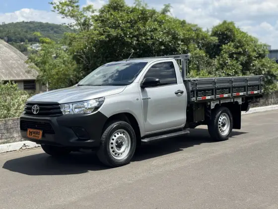 TOYOTA HILUX 2.8 D-4D TURBO DIESEL CHASSI 4X4 MANUAL