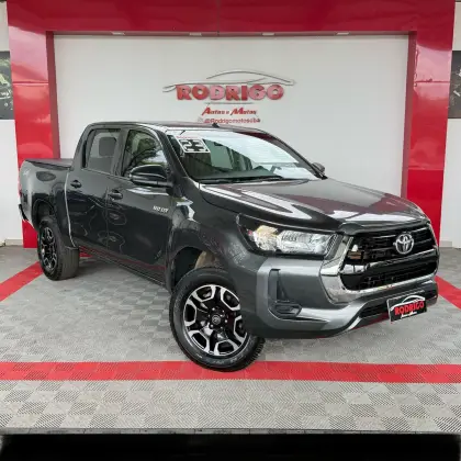TOYOTA HILUX 2.8 D-4D TURBO DIESEL CS 4X4 MANUAL TOYOTA HILUX 2.8 D-4D TURBO DIESEL CS 4X4 MANUAL