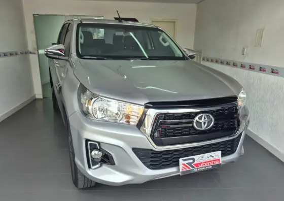 TOYOTA HILUX 2.8 SRV 4X4 CD 16V DIESEL 4P AUTOMÁTICO TOYOTA HILUX 2.8 SRV 4X4 CD 16V DIESEL 4P AUTOMÁTICO