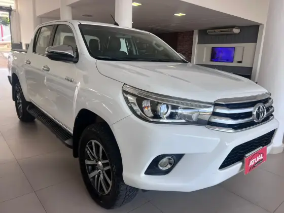 TOYOTA HILUX 2.8 SRX 4X4 CD 16V DIESEL 4P AUTOMÁTICO TOYOTA HILUX 2.8 SRX 4X4 CD 16V DIESEL 4P AUTOMÁTICO