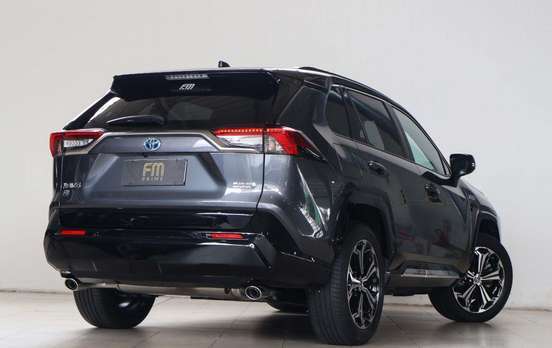 TOYOTA-RAV4-2024