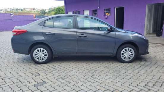 TOYOTA-YARIS-2024