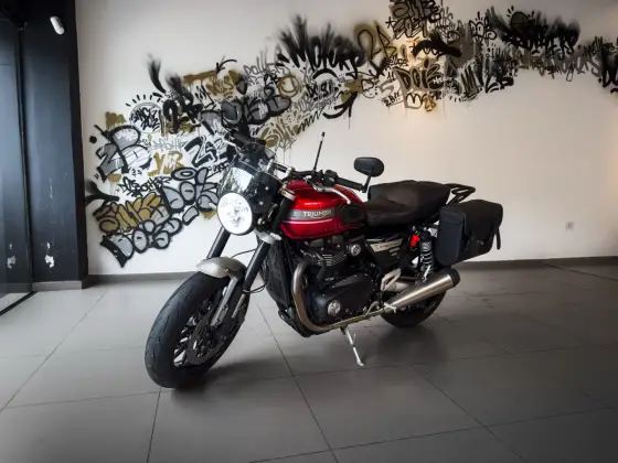 TRIUMPH SPEED TWIN 