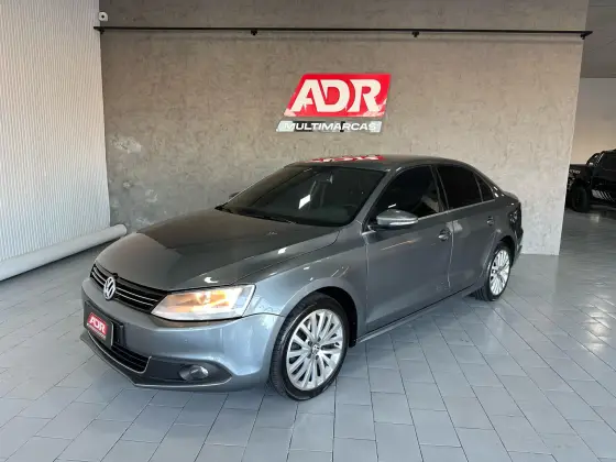 VOLKSWAGEN JETTA 2.0 TSI HIGHLINE 200CV GASOLINA 4P TIPTRONIC VOLKSWAGEN JETTA 2.0 TSI HIGHLINE 200CV GASOLINA 4P TIPTRONIC