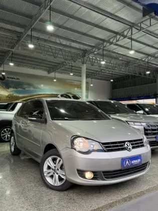 VOLKSWAGEN POLO 1.6 MI SPORTLINE 8V FLEX 4P AUTOMATIZADO VOLKSWAGEN POLO 1.6 MI SPORTLINE 8V FLEX 4P AUTOMATIZADO