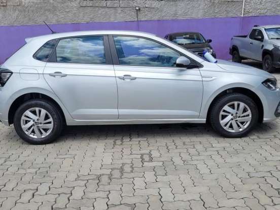 VOLKSWAGEN-POLO-1.0 170 TSI COMFORTLINE AUTOMÁTICO VOLKSWAGEN-POLO-2024