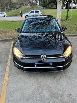 VOLKSWAGEN-GOLF-2018