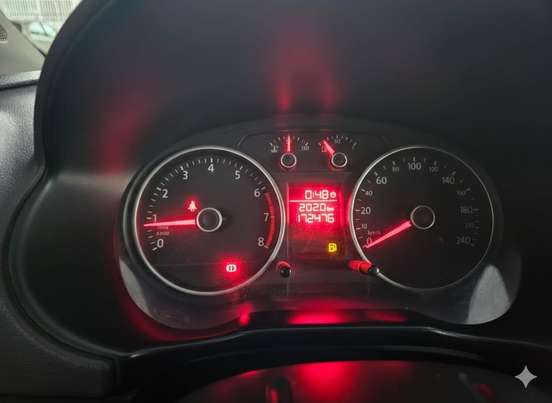 VOLKSWAGEN-VOYAGE-2013