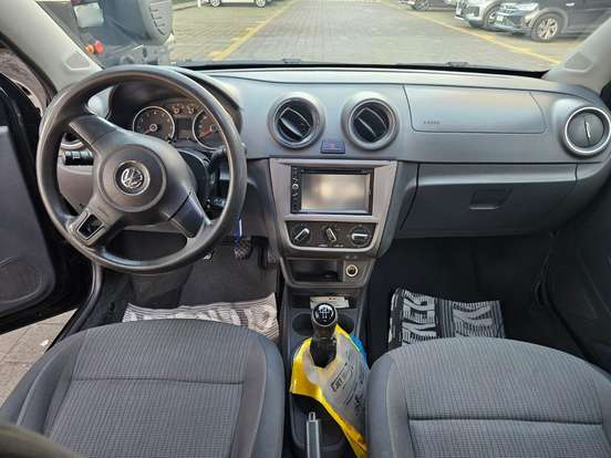 VOLKSWAGEN-VOYAGE-2013