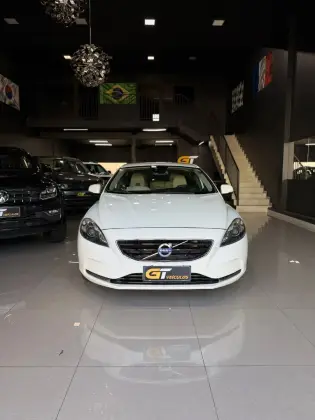 VOLVO V40 2.0 T4 DYNAMIC TURBO GASOLINA 4P AUTOMÁTICO