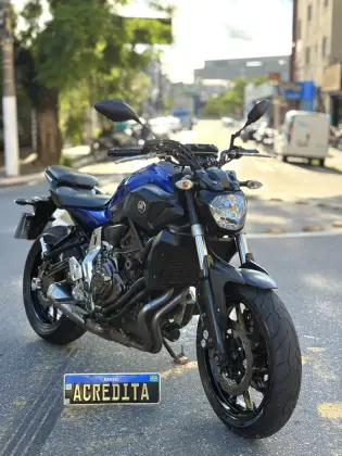 YAMAHA MT-07 