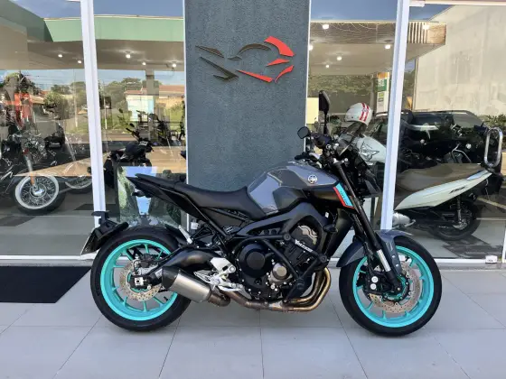 YAMAHA MT-09 YAMAHA MT-09