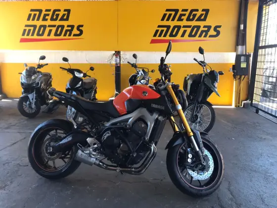 YAMAHA MT-09 