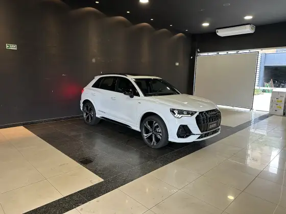 AUDI Q3 2.0 40 TFSI GASOLINA PERFORMANCE BLACK PLUS QUATTRO TIPTRONIC
