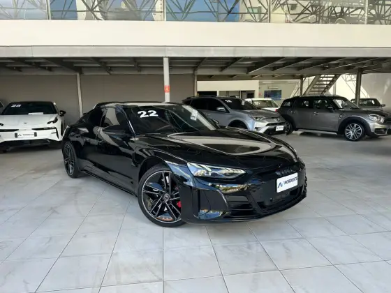 AUDI RS E-TRON GT ELÉTRICO QUATTRO AUDI RS E-TRON GT ELÉTRICO QUATTRO