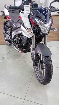 BAJAJ DOMINAR 160 
