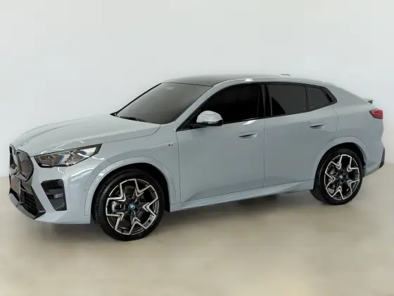 BMW iX2 64,8 KW ELÉTRICO XDRIVE30 M SPORT