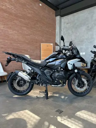 BMW R 1300 GS TRIPLE BLACK 