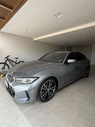 BMW-320i-2023