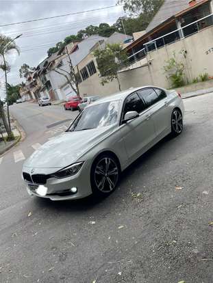 BMW-320i-2012