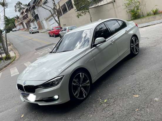 BMW-320i-2.0 MODERN 16V TURBO GASOLINA 4P AUTOMÁTICO BMW-320i-2012