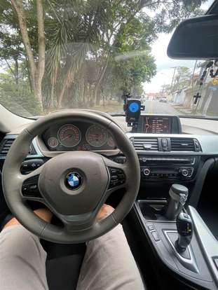 BMW-320i-2012
