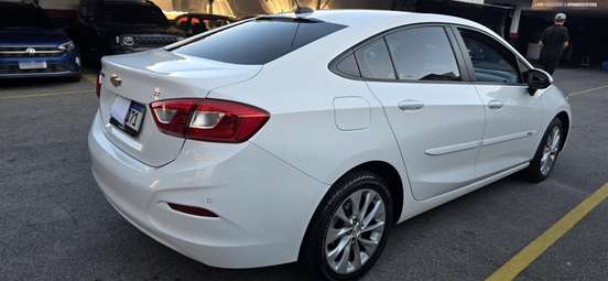 CHEVROLET-CRUZE-2018