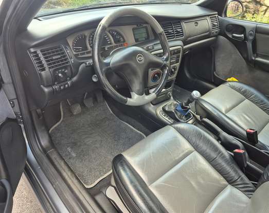 CHEVROLET-VECTRA-2001