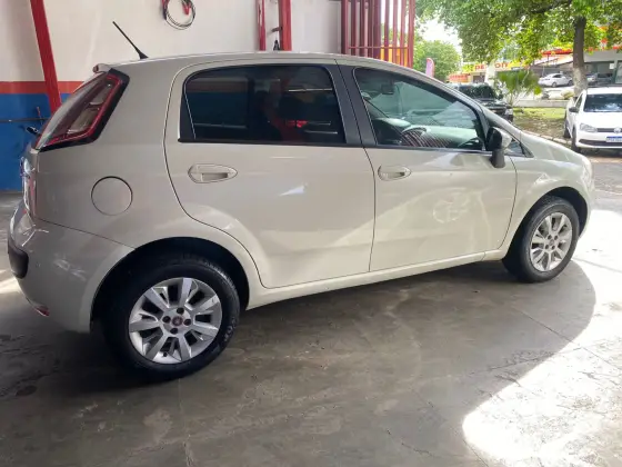 FIAT PUNTO 1.4 ATTRACTIVE 8V FLEX 4P MANUAL