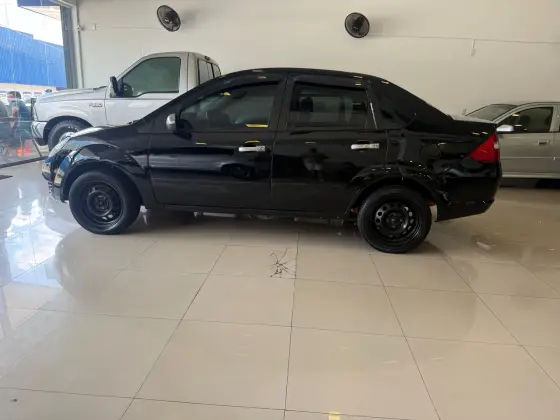 FORD FIESTA 1.0 MPI SEDAN 8V FLEX 4P MANUAL FORD FIESTA 1.0 MPI SEDAN 8V FLEX 4P MANUAL