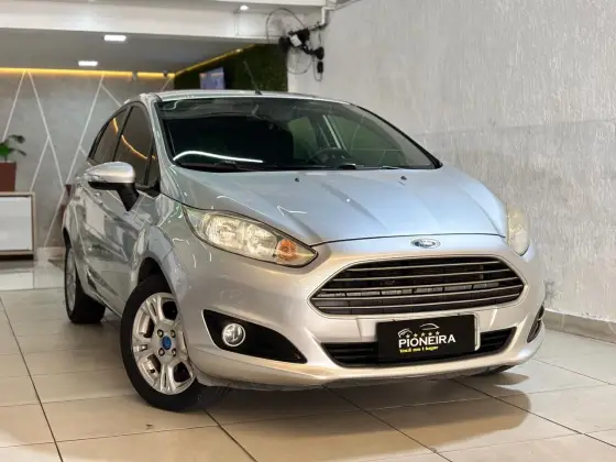 FORD FIESTA 1.6 SE HATCH 16V FLEX 4P POWERSHIFT