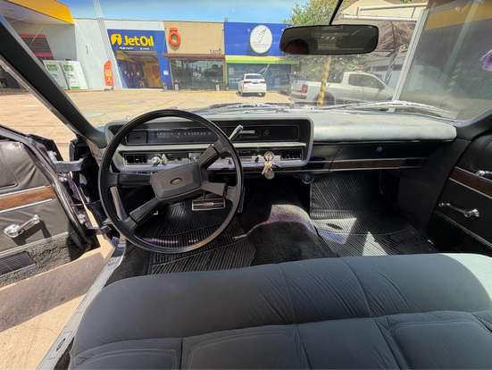 FORD-GALAXIE-1980
