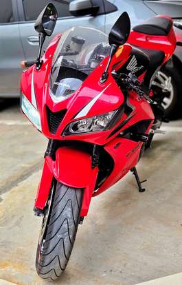 HONDA-CBR 600RR-2010