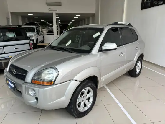 HYUNDAI TUCSON 2.0 MPFI GLS 16V 143CV 2WD GASOLINA 4P AUTOMÁTICO