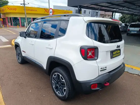 JEEP-RENEGADE-2.0 16V TURBO DIESEL TRAILHAWK 4P 4X4 AUTOMÁTICO JEEP-RENEGADE-2016