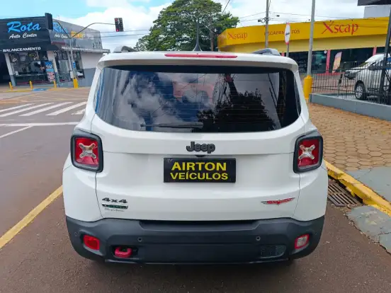 JEEP-RENEGADE-2.0 16V TURBO DIESEL TRAILHAWK 4P 4X4 AUTOMÁTICO JEEP-RENEGADE-2016