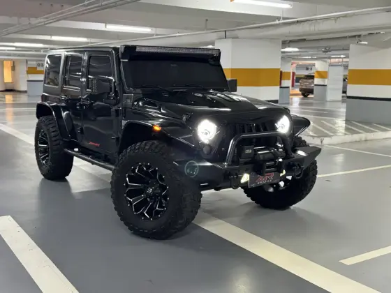 JEEP WRANGLER 3.6 UNLIMITED SPORT 4X4 V6 GASOLINA 4P AUTOMÁTICO