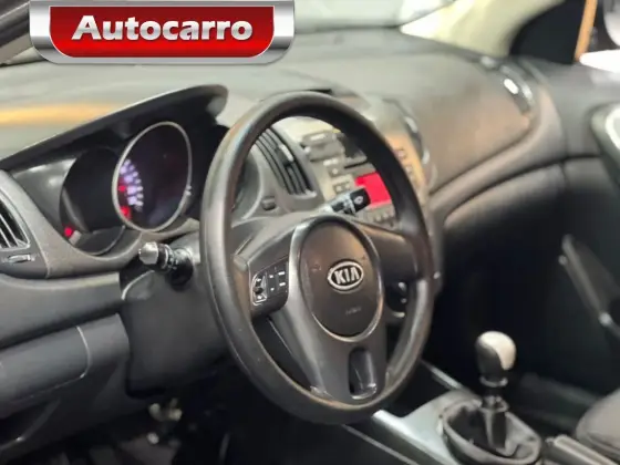 KIA CERATO 1.6 EX SEDAN 16V GASOLINA 4P MANUAL KIA CERATO 1.6 EX SEDAN 16V GASOLINA 4P MANUAL