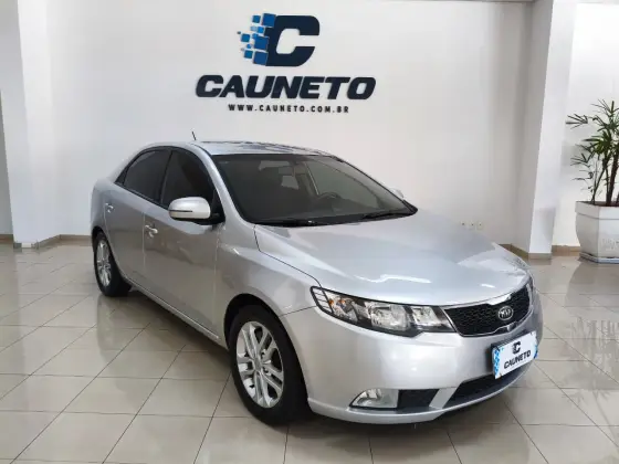 KIA CERATO 1.6 EX3 SEDAN 16V GASOLINA 4P AUTOMÁTICO