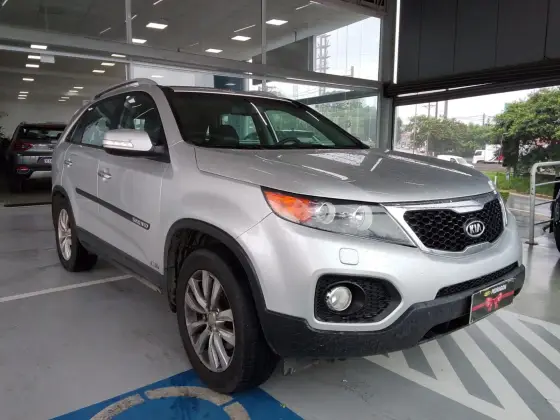 KIA SORENTO 3.5 V6 GASOLINA EX 7L 4WD AUTOMÁTICO KIA SORENTO 3.5 V6 GASOLINA EX 7L 4WD AUTOMÁTICO