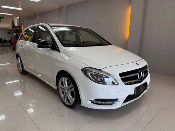 MERCEDES-BENZ B 200 1.6 SPORT TURBO GASOLINA 4P AUTOMÁTICO
