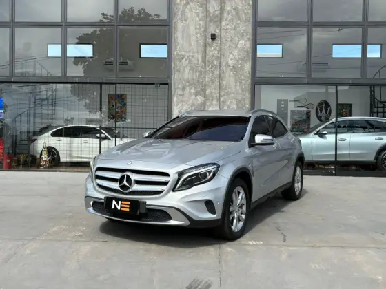 MERCEDES-BENZ GLA 200 1.6 CGI ADVANCE 16V TURBO FLEX 4P AUTOMÁTICO