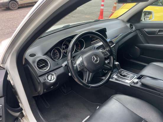 MERCEDES-BENZ-C 180-1.6 CGI SPORT 16V TURBO GASOLINA 4P AUTOMÁTICO MERCEDES-BENZ-C 180-2014