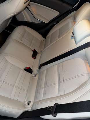 MERCEDES-BENZ-GLA 200-2016