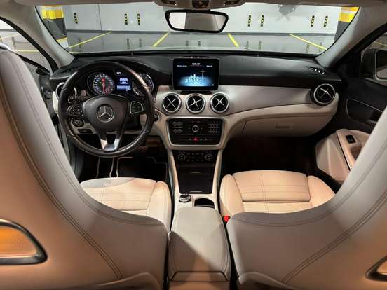 MERCEDES-BENZ-GLA 200-2017