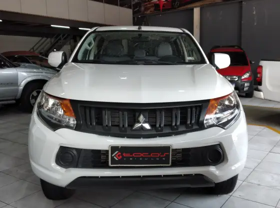 MITSUBISHI L200 TRITON 2.4 16V TURBO DIESEL GL CD 4X4 MANUAL MITSUBISHI L200 TRITON 2.4 16V TURBO DIESEL GL CD 4X4 MANUAL