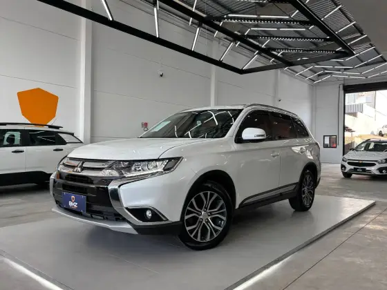 MITSUBISHI OUTLANDER 2.0 COMFORT 16V GASOLINA 4P AUTOMÁTICO