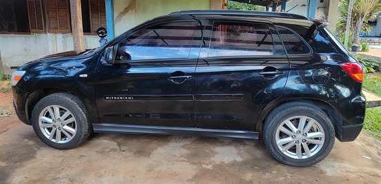 MITSUBISHI-ASX-2011
