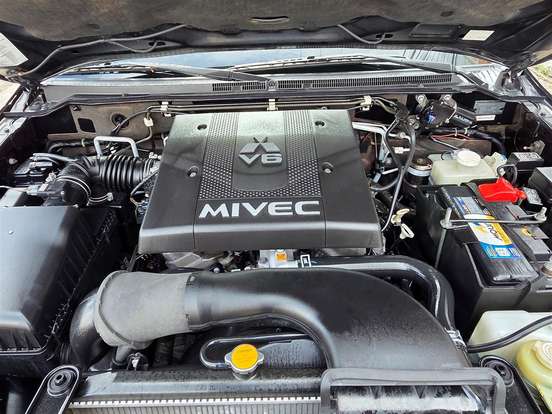 MITSUBISHI-PAJERO FULL-3.8 HPE 4X4 V6 24V GASOLINA 4P AUTOMÁTICO MITSUBISHI-PAJERO FULL-2010